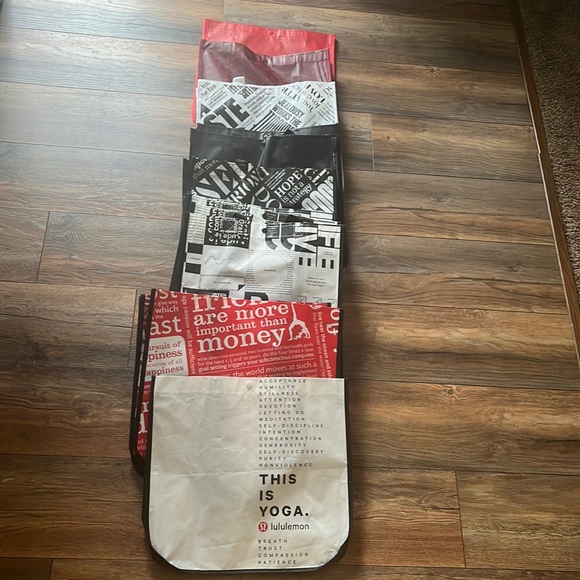 17 large Lululemon shopping bag lot - Picture 2 of 2